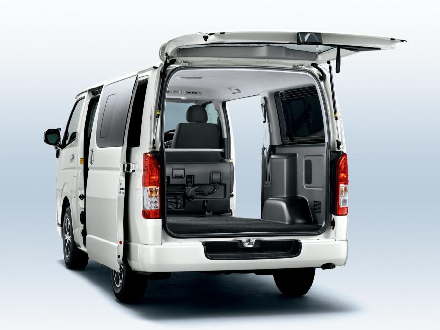  Toyota Hiace Super GL 2013 года  (фото 7 из 10)
